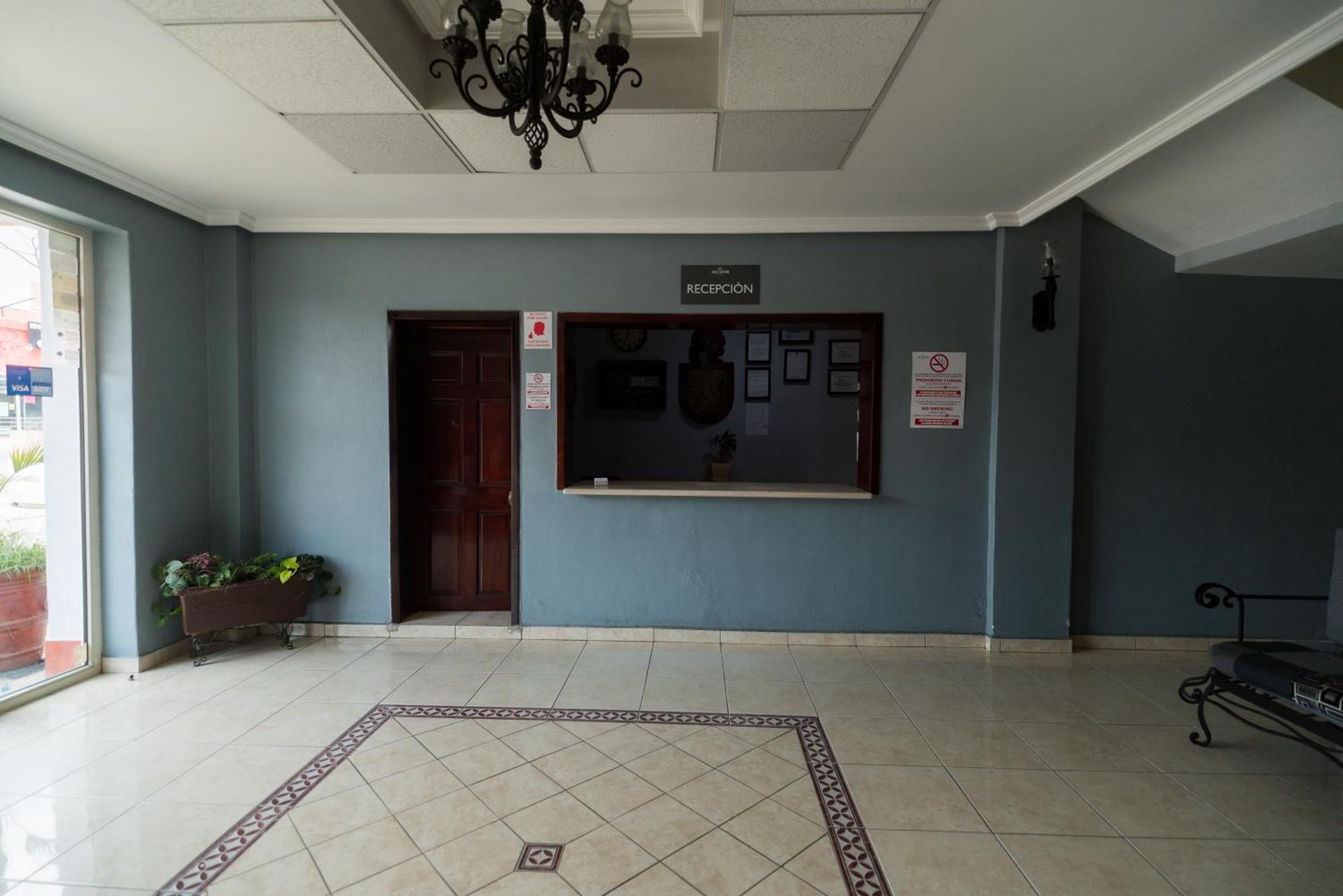 Hotel Alcazar - Guadalajara Centro Historico Экстерьер фото